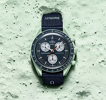 ���� �� ���� Swatch x Omega Moonswatch Mission On Earth