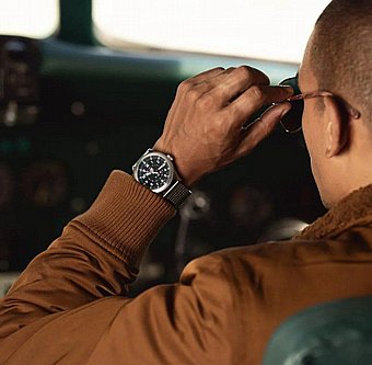LUMINOX P-38 LIGHTNING� Black Mesh
