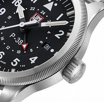 LUMINOX P-38 LIGHTNING� Black Mesh