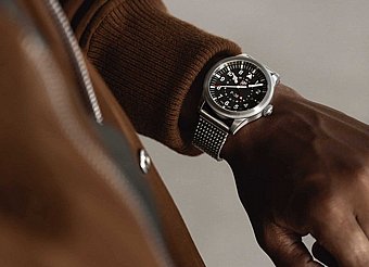 LUMINOX P-38 LIGHTNING� Black Mesh