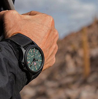 Luminox Atacama Field