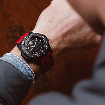 Luminox Master Carbon SEAL Automatic  
