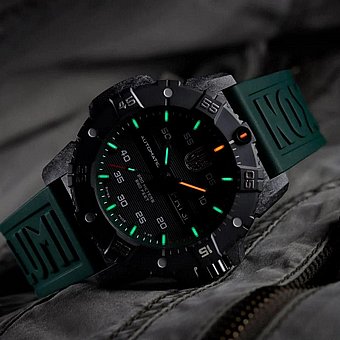 Luminox Master Carbon SEAL Automatic  