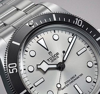 TUDOR Black Bay 68 m7943a1a0nu-0002