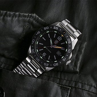 Luminox Pacific Diver Rubber +Steel Set ������ �� ������
