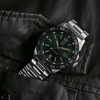 Luminox Pacific Diver Rubber +Steel Set ������ �� ������